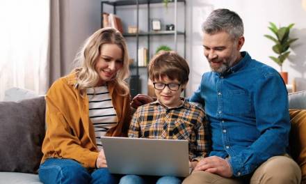 Why online learning can help parents home-educating