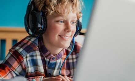 Beyond the Screen: Building Authentic Teacher-Student Relationships in Online Learning Environments